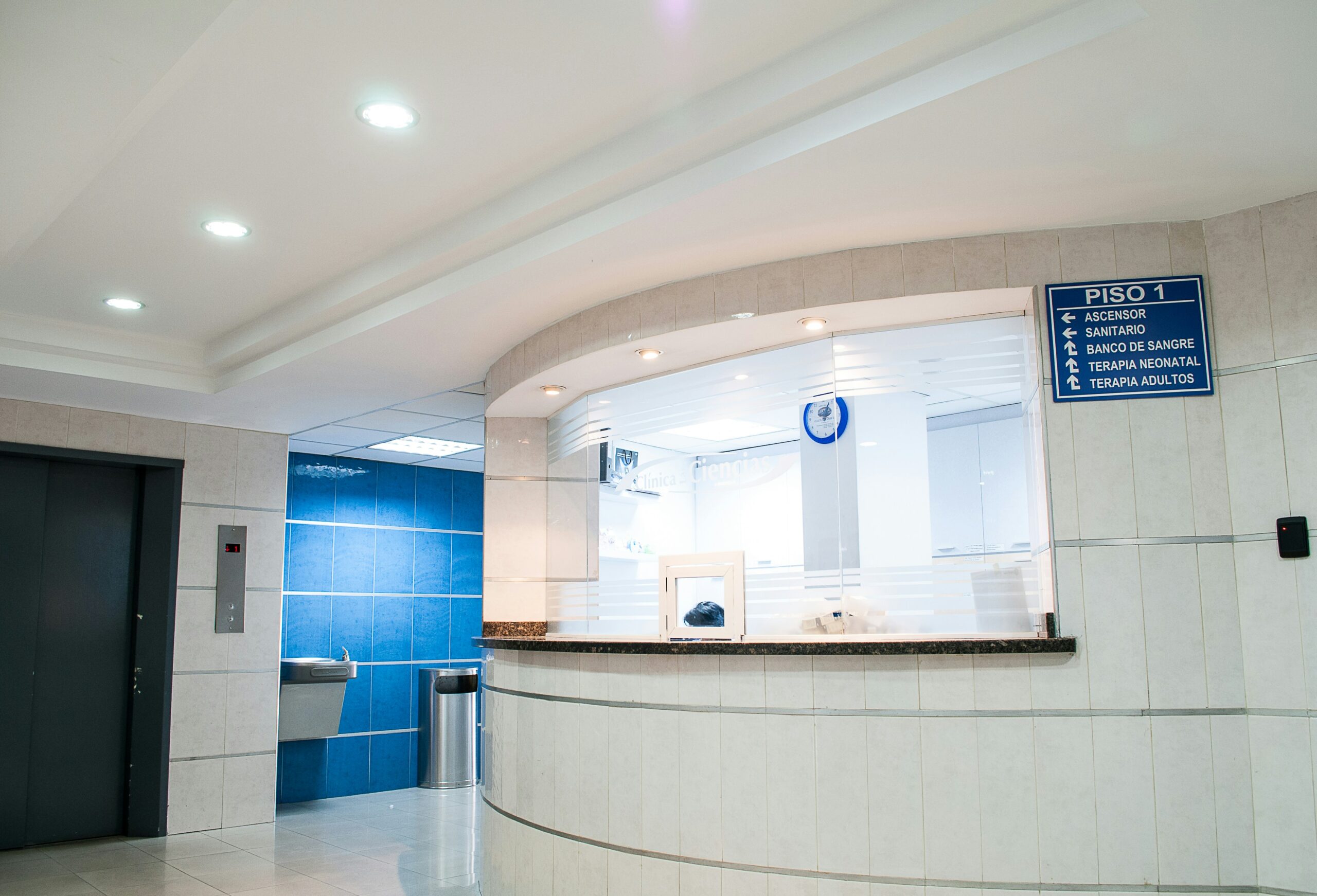 O Mercado de Trabalho e a Função do Recepcionista Hospitalar: Vantagens de um Curso na Área