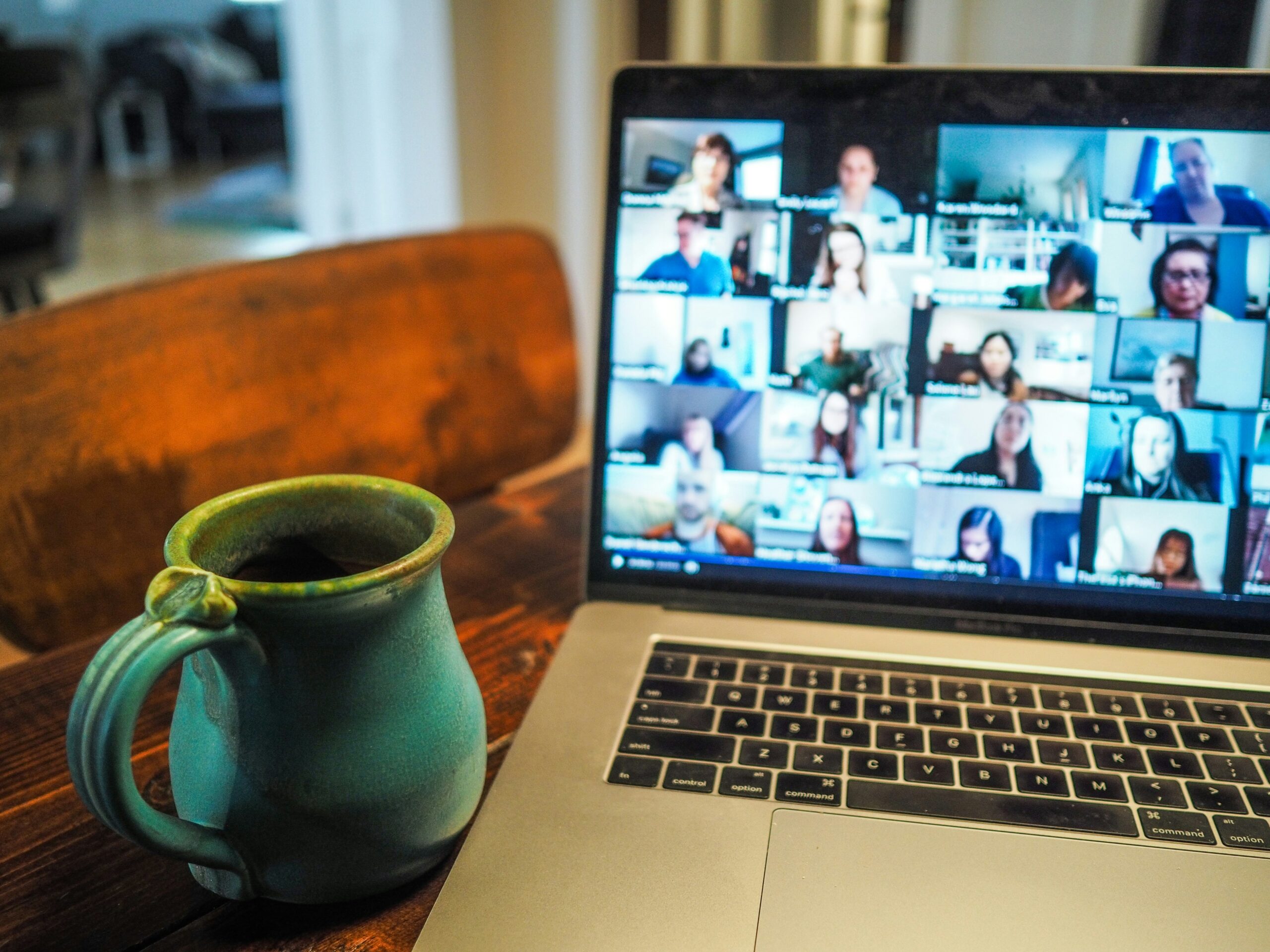Tutoria Eficaz na EAD: Como Acompanhar Seus Alunos à Distância?
