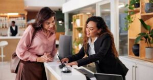 O Que Faz Uma Recepcionista? Guia Completo